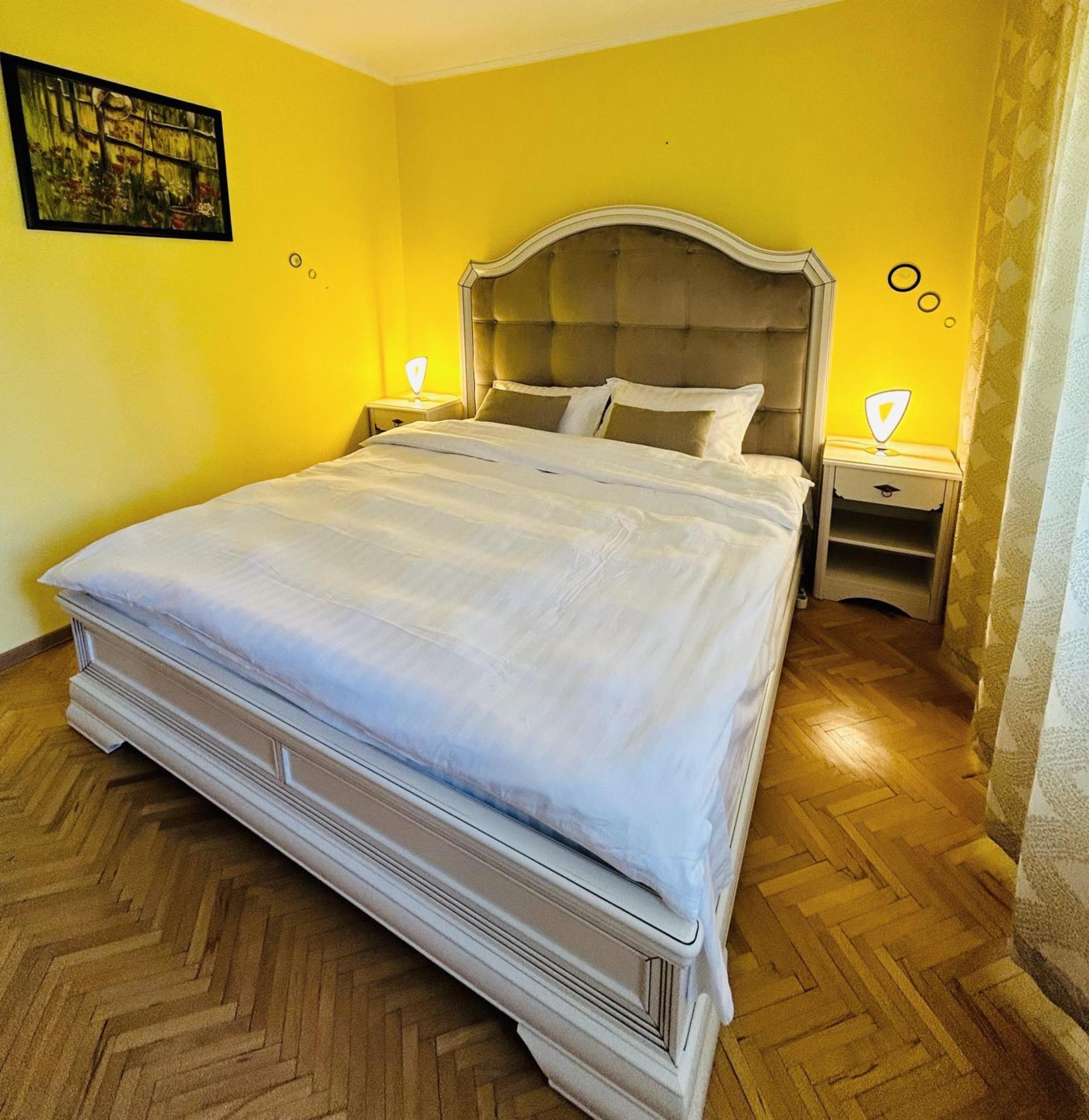 Apartment Palace Of Parliament Bukarest Exterior foto